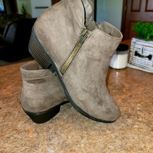 Relativity- Trent Booties